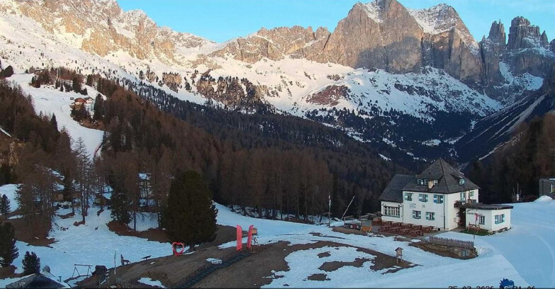 Webcam Vigo di Fassa-Pera-Ciampedìe - Vigo - Roda de Vael