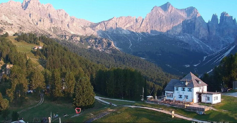 Webcam Vigo di Fassa-Pera-Ciampedìe - Vigo - Roda de Vael