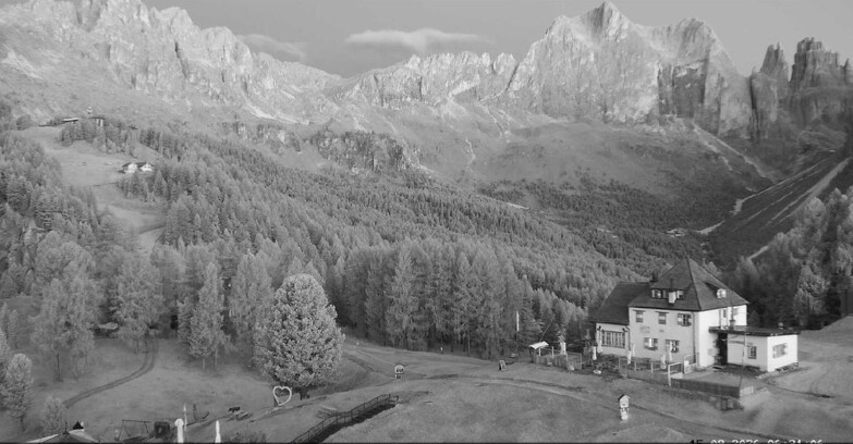 Webcam Vigo di Fassa-Pera-Ciampedìe - Vigo - Roda de Vael