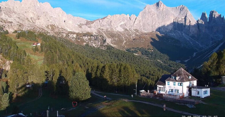 Webcam Vigo di Fassa-Pera-Ciampedìe - Vigo - Roda de Vael -Dolomiti di Fassa