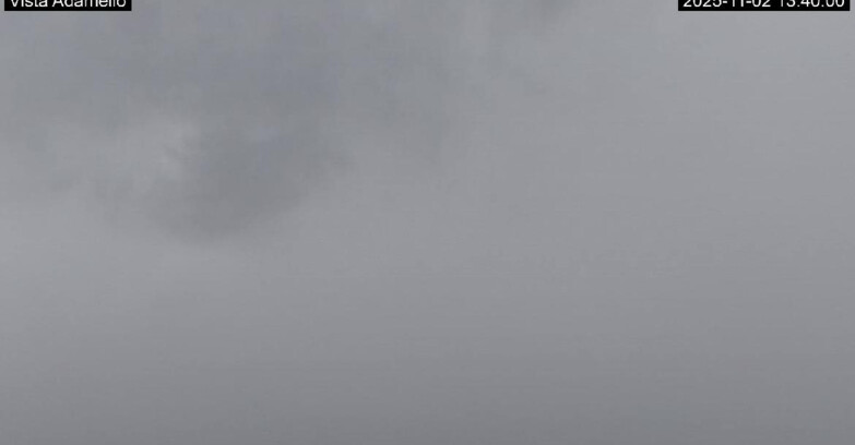 Webcam Ski area Lavarone - Vista su ghiacciaio Adamello