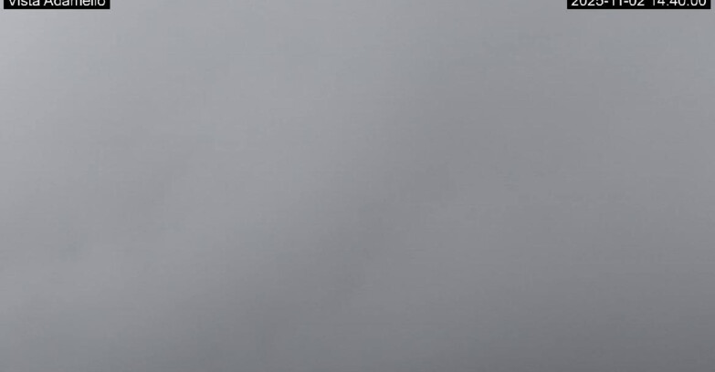 Webcam Ski area Lavarone - Vista su ghiacciaio Adamello