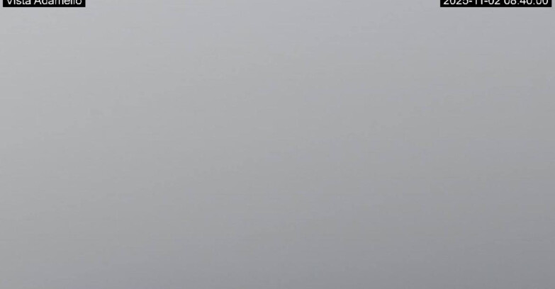 Webcam Ski area Lavarone - Vista su ghiacciaio Adamello