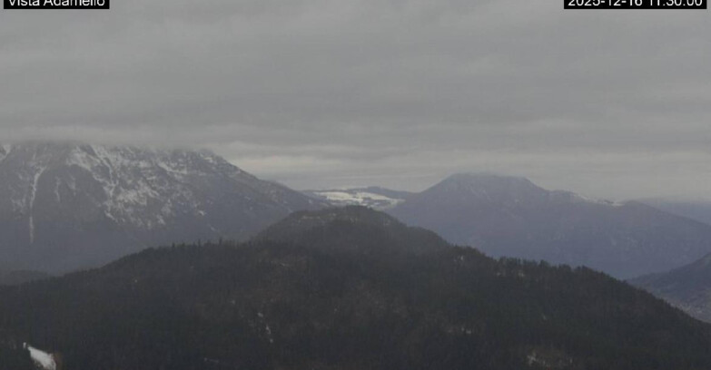 Webcam Lavarone Skigegiet - View on Ghiacciaio Adamello