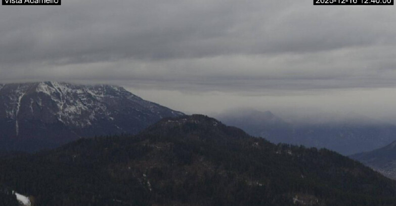 Webcam Lavarone Skigegiet - View on Ghiacciaio Adamello