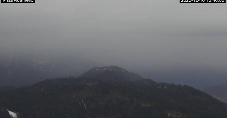 Webcam Lavarone Skigegiet - View on Ghiacciaio Adamello