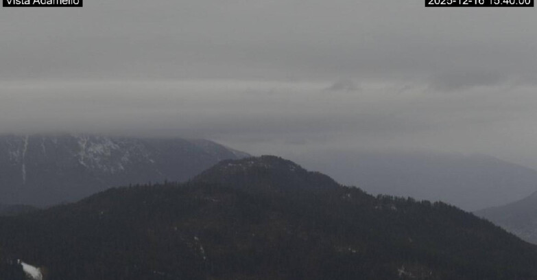 Webcam Lavarone Skigegiet - View on Ghiacciaio Adamello