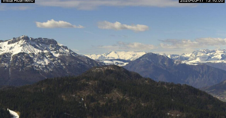 Webcam Ski Area Lavarone  - View on Ghiacciaio Adamello 