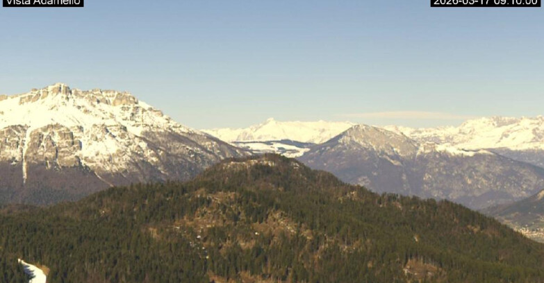 Webcam Ski Area Lavarone  - View on Ghiacciaio Adamello 