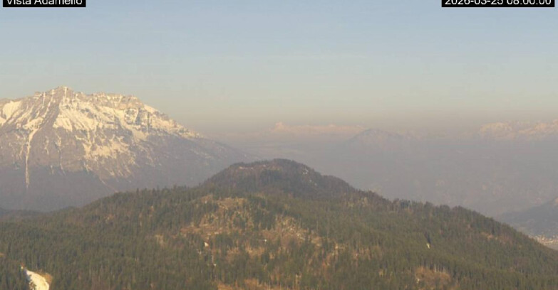 Webcam Ski area Lavarone - Vista su ghiacciaio Adamello