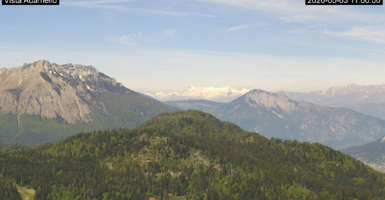 Webcam Lavarone Skigegiet - View on Ghiacciaio Adamello