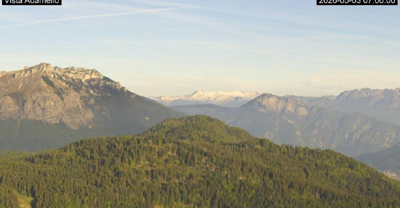 Webcam Lavarone Skigegiet - View on Ghiacciaio Adamello