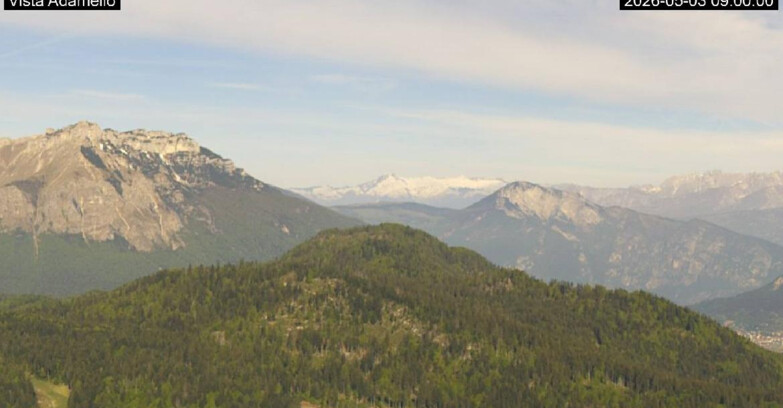 Webcam Lavarone Skigegiet - View on Ghiacciaio Adamello