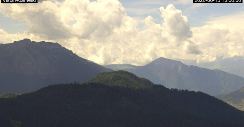 Webcam Ski Area Lavarone  - View on Ghiacciaio Adamello 