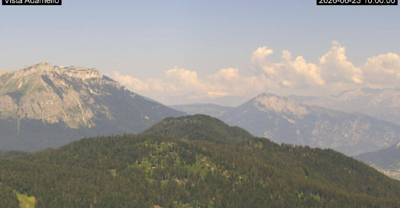 Webcam Ski Area Lavarone  - View on Ghiacciaio Adamello 