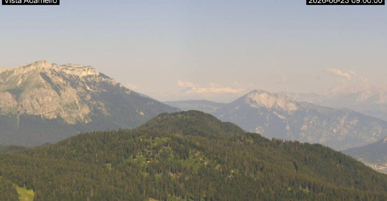 Webcam Ski Area Lavarone  - View on Ghiacciaio Adamello 