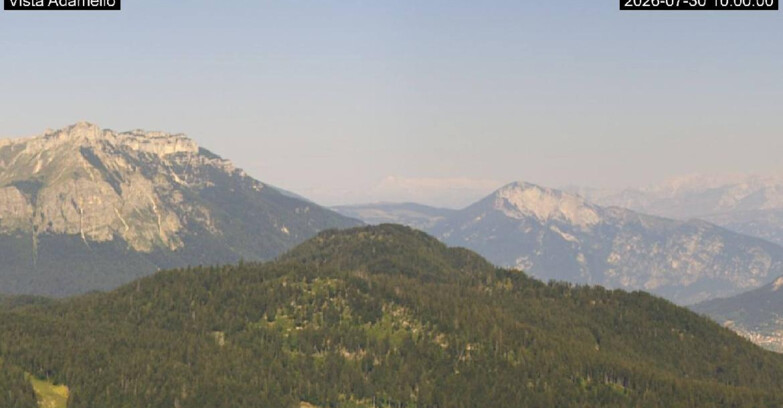 Webcam Ski Area Lavarone  - View on Ghiacciaio Adamello 
