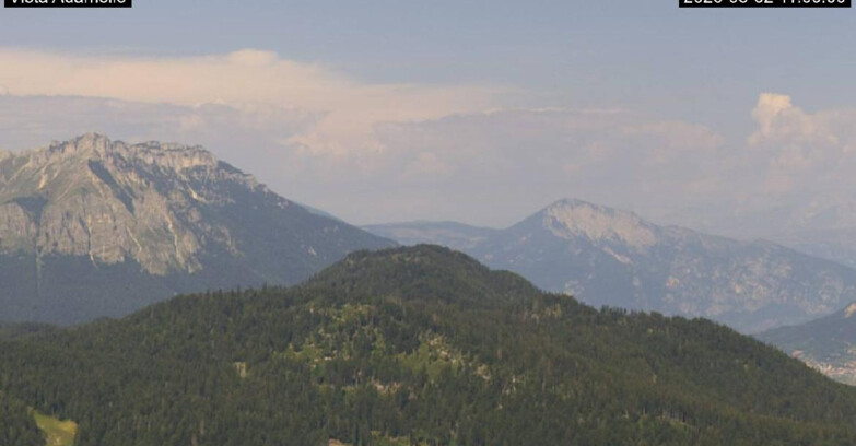 Webcam Ski area Lavarone - Vista su ghiacciaio Adamello