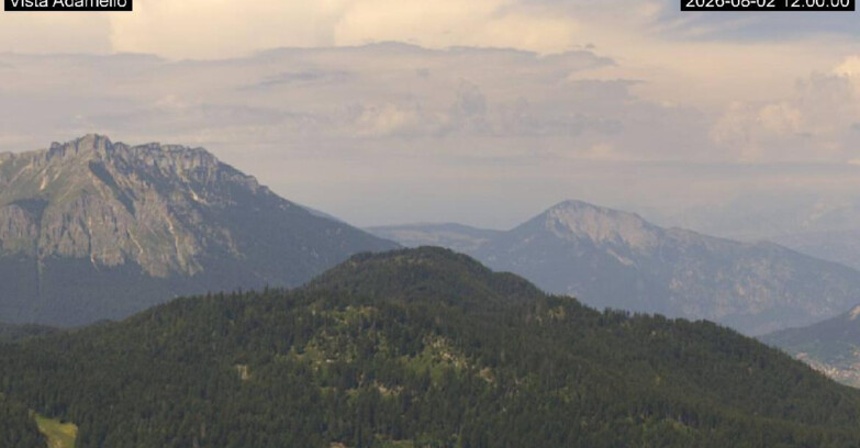 Webcam Ski area Lavarone - Vista su ghiacciaio Adamello