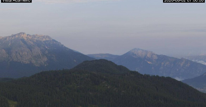 Webcam Ski area Lavarone - Vista su ghiacciaio Adamello