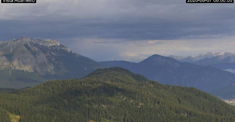 Webcam Lavarone Skigegiet - View on Ghiacciaio Adamello