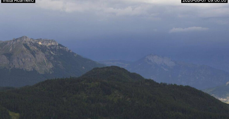 Webcam Lavarone Skigegiet - View on Ghiacciaio Adamello