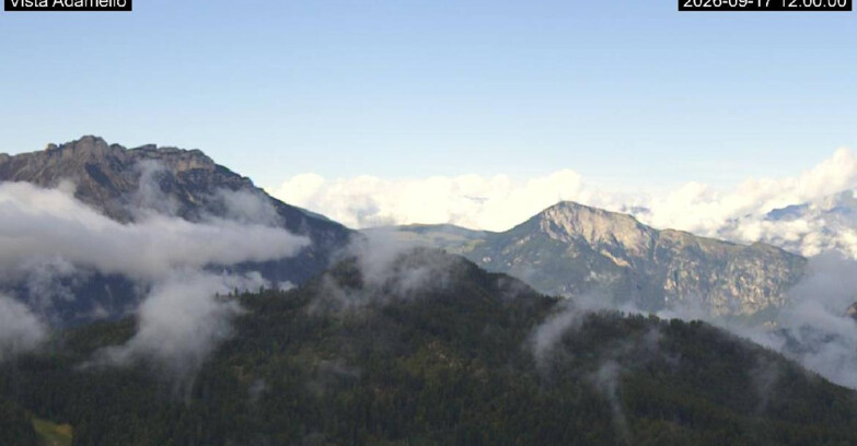 Webcam Lavarone - View on Ghiacciaio Adamello