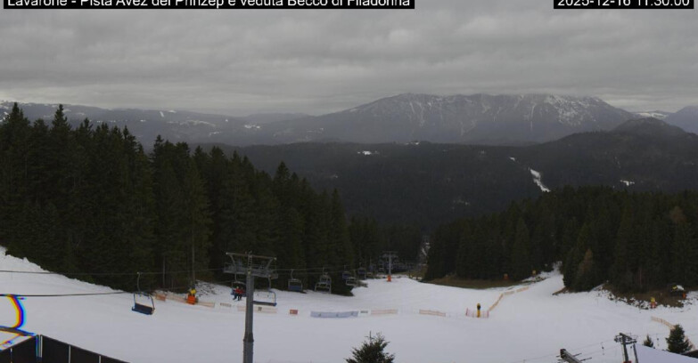 Webcam Lavarone Skigegiet - Pista Avez- seggiovia Lagh.