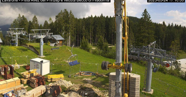 Webcam Lavarone Skigegiet - Pista Avez- seggiovia Lagh.