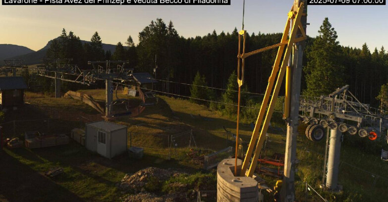 Webcam Лавароне  - Pista Avez- seggiovia Lagh.