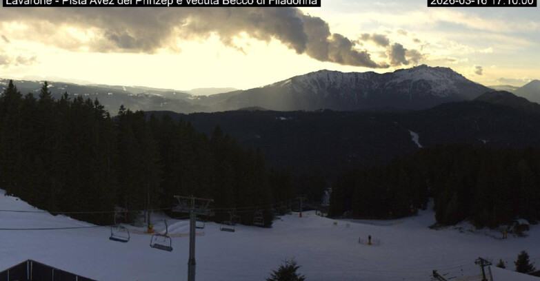 Webcam Ski area Lavarone - Pista Avez- seggiovia Lagh.