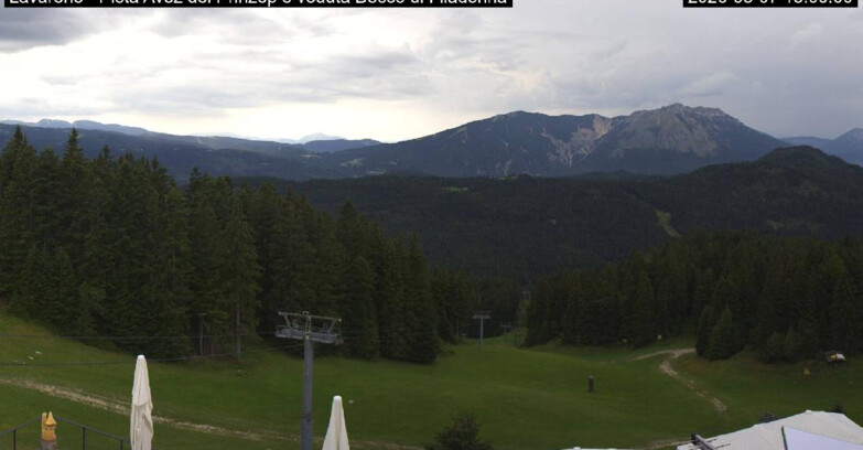 Webcam Lavarone Skigegiet - Pista Avez- seggiovia Lagh.