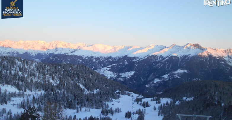 Webcam Folgarida-Marilleva  (Skiarea Campiglio Dolomiti di Brenta - Val di Sole Val Rendena) - Nuova Seggiovia Vigo