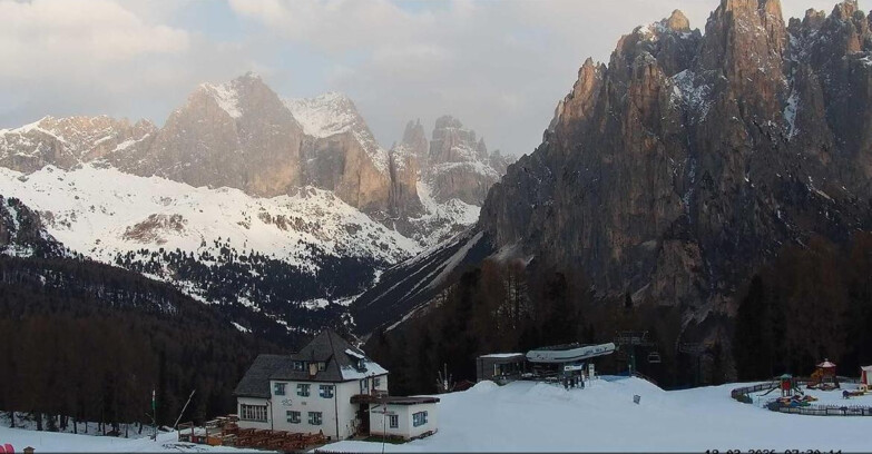 Webcam Виго-ди-Фасса-Пера-Чампедие  - Vigo - Torri del Vajolet