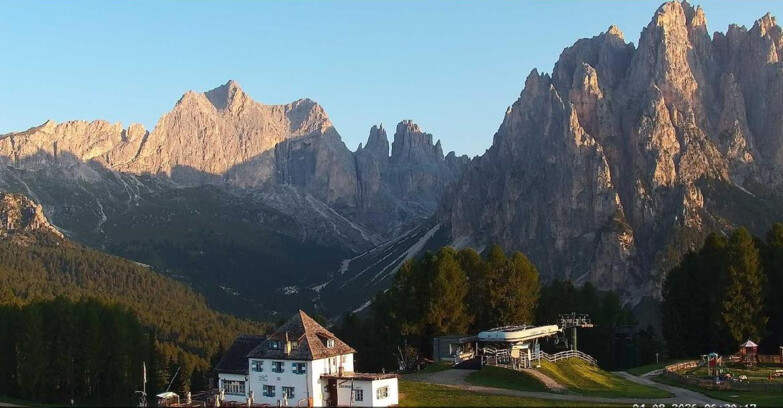 Webcam Vigo di Fassa-Pera-Ciampedìe - Vigo - Torri del Vajolet