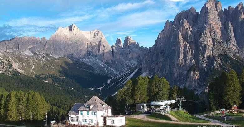 Webcam Vigo di Fassa-Pera-Ciampedìe - Vigo - Torri del Vajolet