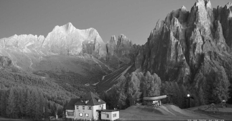Webcam Виго-ди-Фасса-Пера-Чампедие  - Vigo - Torri del Vajolet