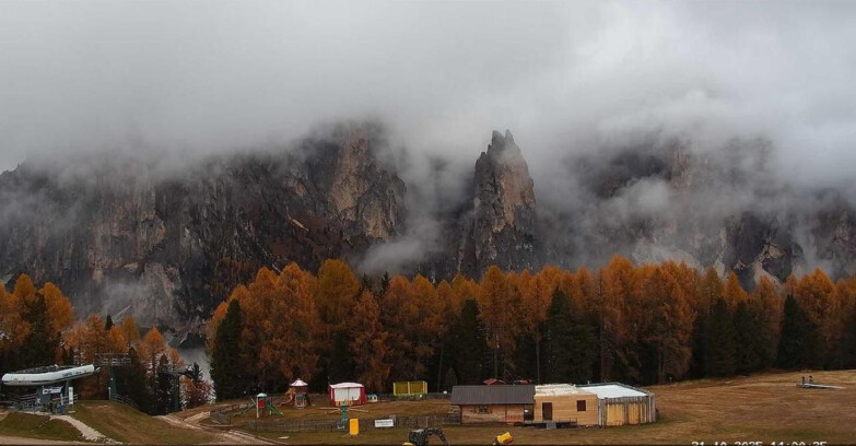 Webcam Vigo di Fassa-Pera-Ciampedie - Vigo - dirupi di Larsech