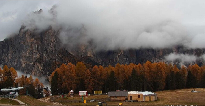 Webcam Vigo di Fassa-Pera-Ciampedie - Vigo - dirupi di Larsech