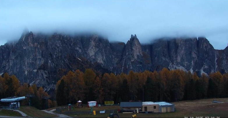 Webcam Vigo di Fassa-Pera-Ciampedie - Vigo - dirupi di Larsech