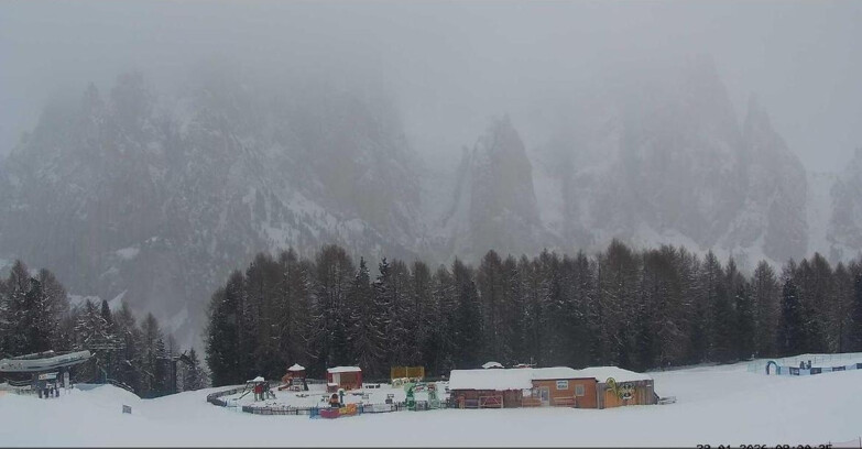 Webcam Vigo di Fassa-Pera-Ciampedìe - Vigo - dirupi di Larsech