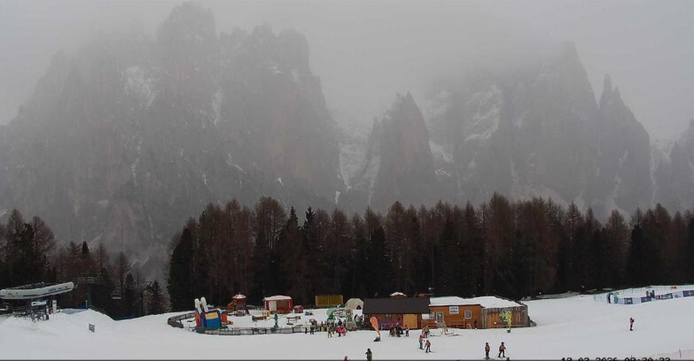 Webcam Vigo di Fassa-Pera-Ciampedie - Vigo - dirupi di Larsech