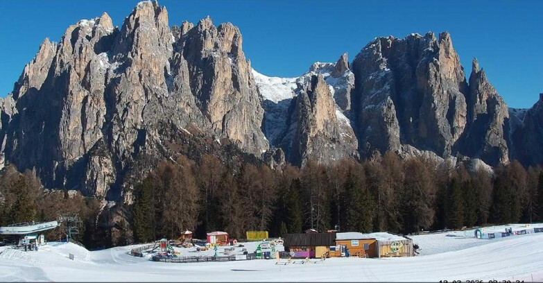 Webcam Vigo di Fassa-Pera-Ciampedie - Vigo - dirupi di Larsech