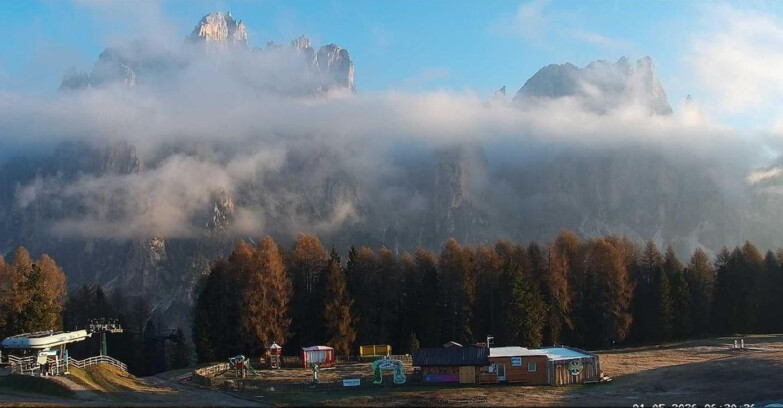 Webcam Vigo di Fassa-Pera-Ciampedìe - Vigo - dirupi di Larsech