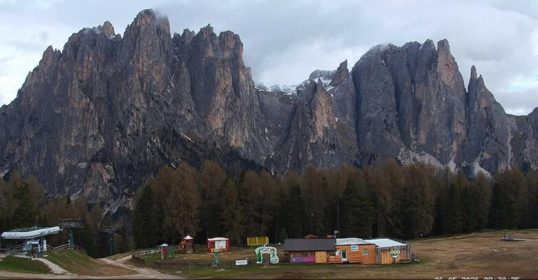 Webcam Vigo di Fassa-Pera-Ciampedie - Vigo - dirupi di Larsech