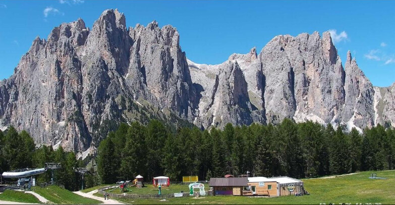 Webcam Vigo di Fassa-Pera-Ciampedìe - Vigo - dirupi di Larsech