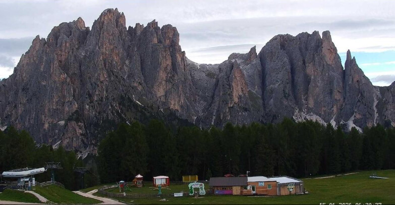 Webcam Vigo di Fassa-Pera-Ciampedìe - Vigo - dirupi di Larsech