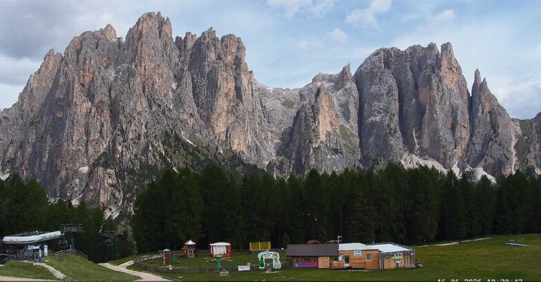 Webcam Vigo di Fassa-Pera-Ciampedìe - Vigo - dirupi di Larsech