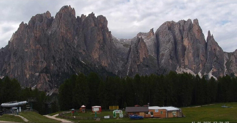 Webcam Vigo di Fassa-Pera-Ciampedìe - Vigo - dirupi di Larsech