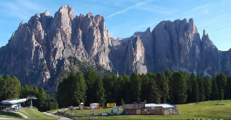 Webcam Vigo di Fassa-Pera-Ciampedìe - Vigo - dirupi di Larsech